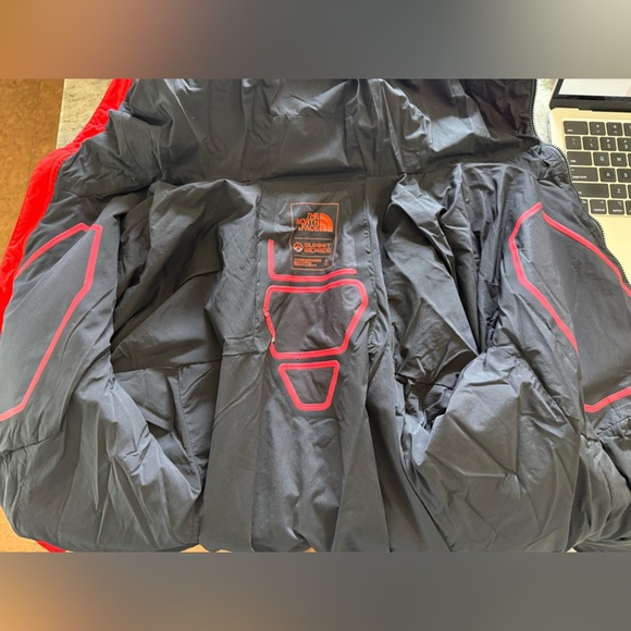 NorthFace Women’s Red & Black Summit Series L3 Bentrix 2.0 Zip Up Jacket - Picture 8 of 10